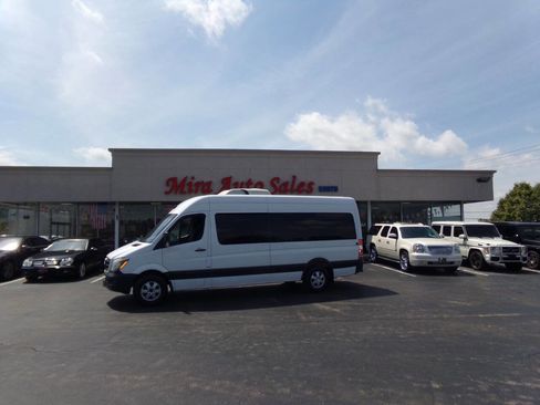 Used 2014 Mercedes-Benz Sprinter 2500 image 1