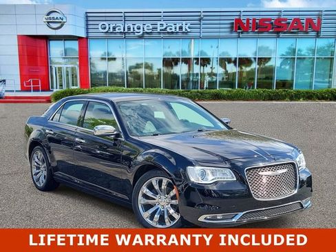 Used 2019 Chrysler 300 Limited image 1