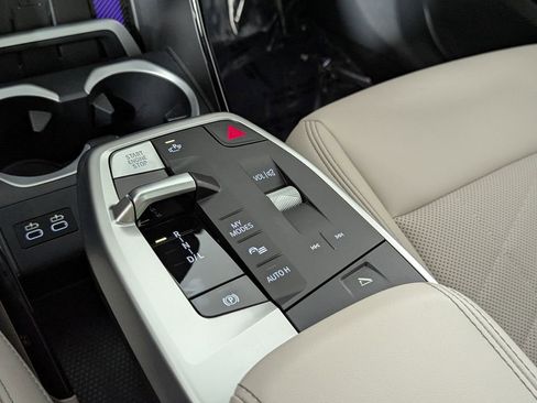 Used 2025 BMW X1 xDrive28i w/ Convenience Package image 34