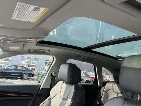 Used 2018 Audi Q5 2.0T Premium Plus w/ Premium Plus Package AWD/4WD image 11