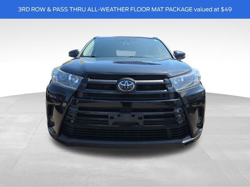 Used 2019 Toyota Highlander SE image 3
