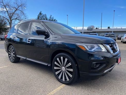 Used 2017 Nissan Pathfinder SV image 7