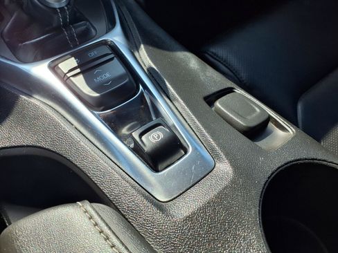 Used 2023 Chevrolet Camaro LT RWD image 9