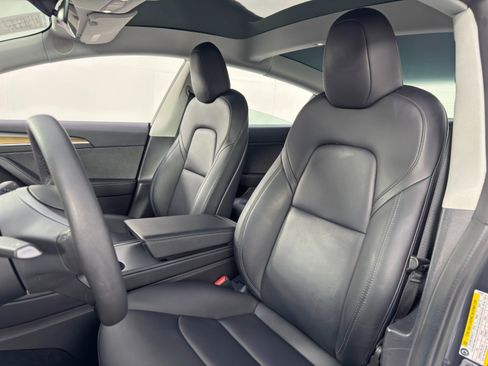 Used 2022 Tesla Model 3 image 39