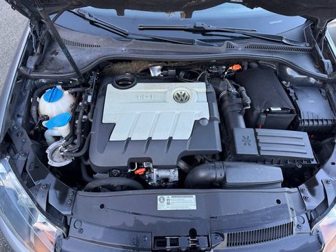 Used 2010 Volkswagen Jetta TDI FWD image 12