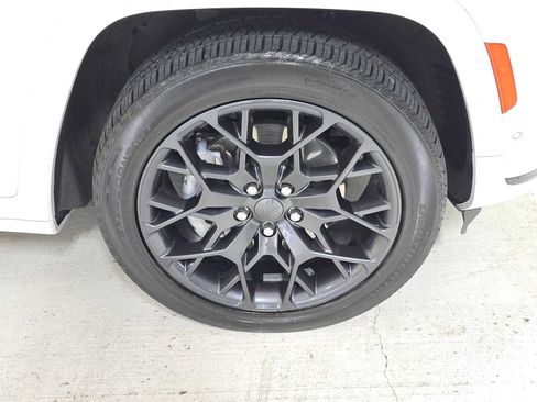 Used 2025 Jeep Grand Cherokee L Summit w/ Obsidian Package AWD/4WD image 9
