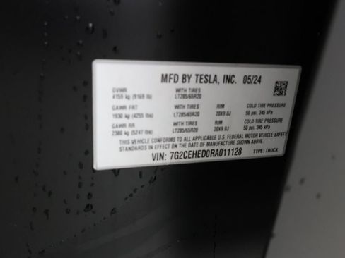 Used 2024 Tesla Cybertruck AWD Crew Cab image 25