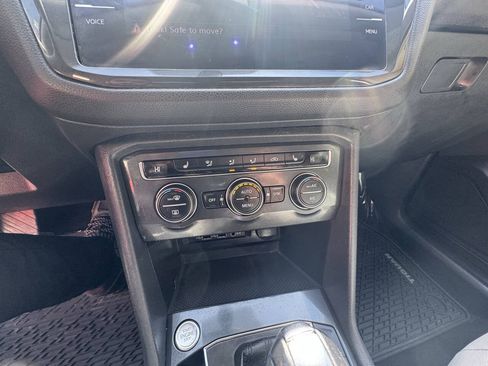 Used 2019 Volkswagen Tiguan SEL AWD/4WD image 38