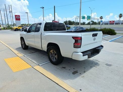 Used 2025 Nissan Frontier SV RWD image 7