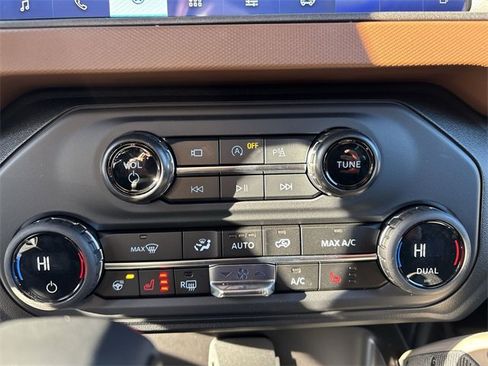 Used 2024 Ford Bronco Outer Banks image 18