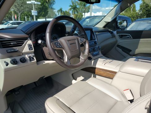 Used 2019 GMC Yukon Denali w/ Denali Ultimate Package image 14
