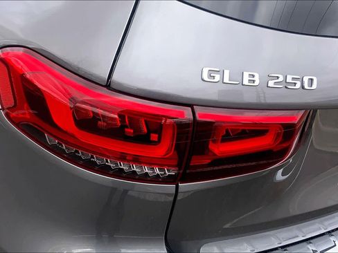 Used 2023 Mercedes-Benz GLB 250 4MATIC image 28