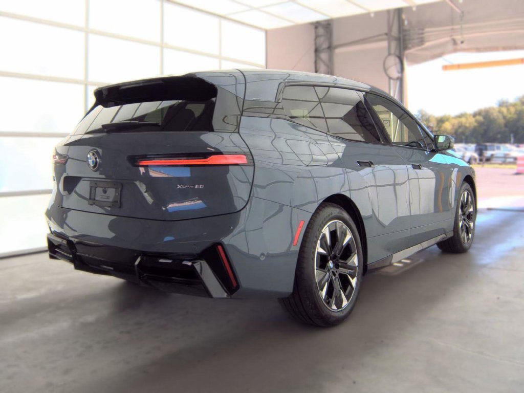 Used 2026 BMW iX xDrive60 w/ M Sport Package AWD/4WD image 9