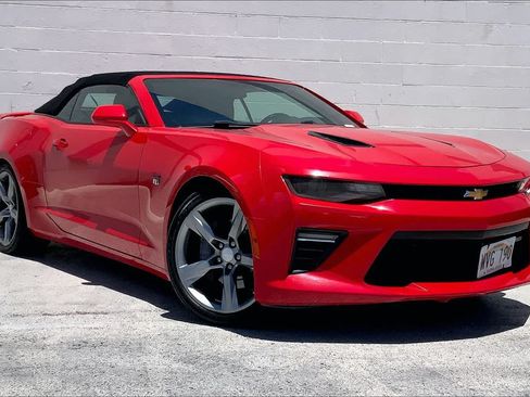 Used 2018 Chevrolet Camaro SS RWD image 20