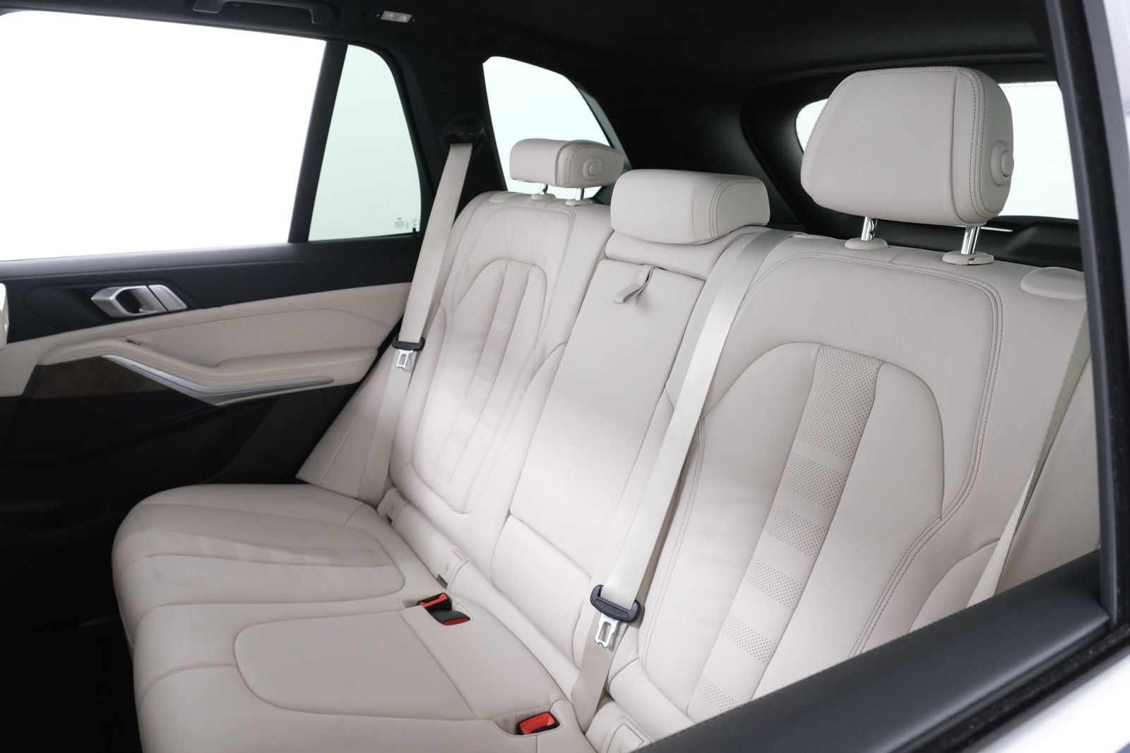 Used 2020 BMW X5 xDrive40i w/ Convenience Package AWD/4WD image 32