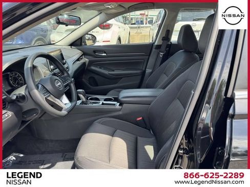Used 2024 Nissan Altima 2.5 SV FWD image 13