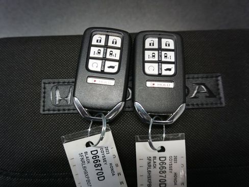 Used 2023 Honda Odyssey Elite image 20