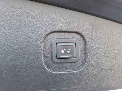 Used 2017 GMC Terrain SLT w/ Open Road Package image 16