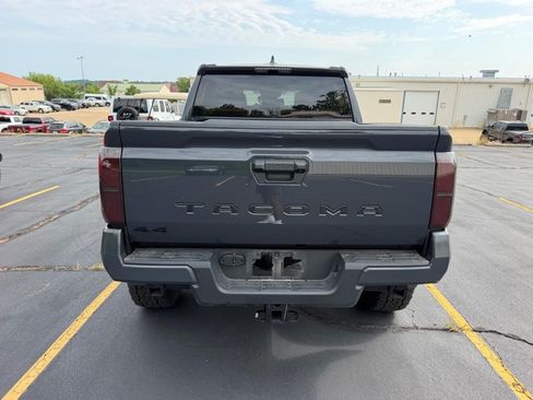 Used 2025 Toyota Tacoma TRD Sport AWD/4WD image 3