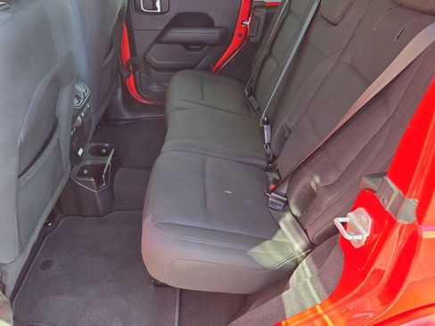 Used 2019 Jeep Wrangler Unlimited Sahara w/ Safety Group image 12