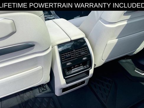 Used 2025 BMW X7 M60i AWD/4WD image 24