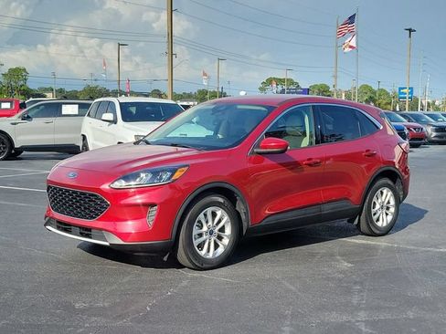 Used 2020 Ford Escape SE FWD image 2