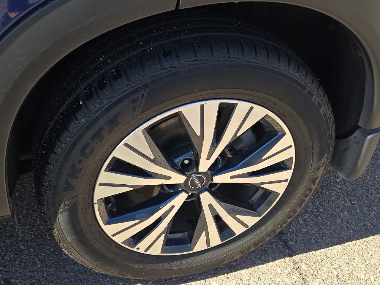 Used 2023 Nissan Rogue SV FWD image 23