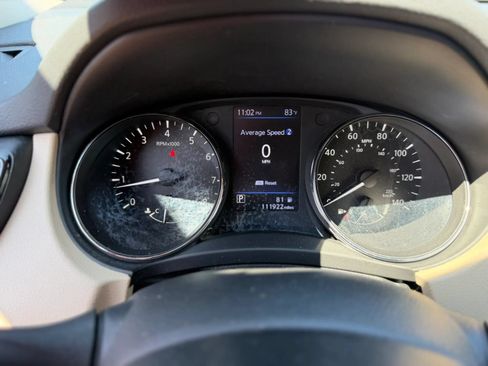 Used 2020 Nissan Rogue FWD image 14