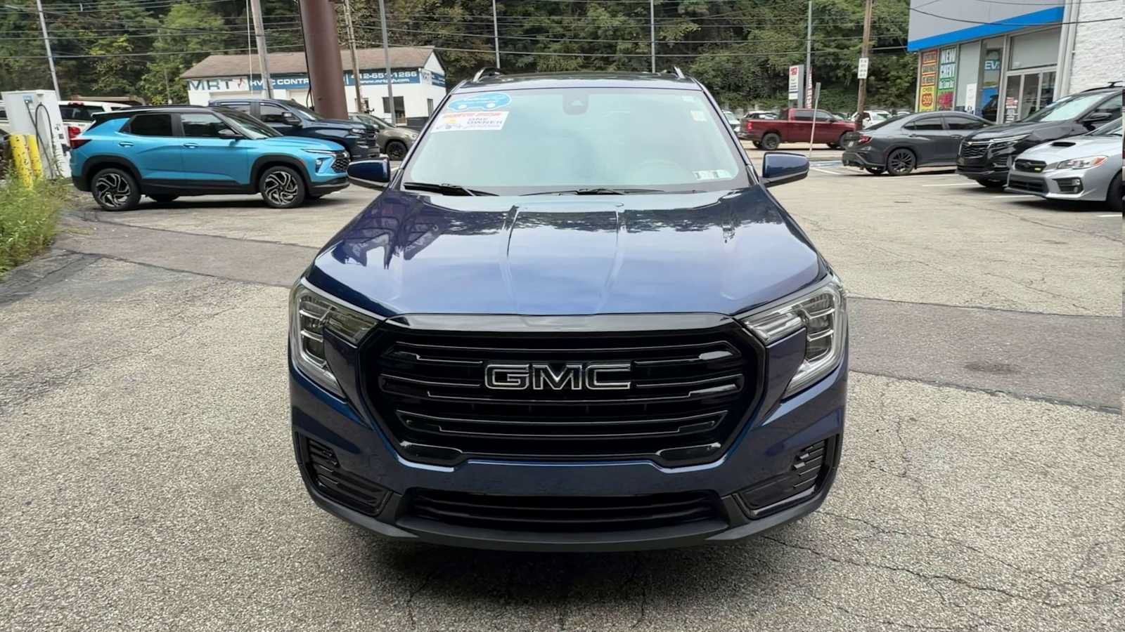 Certified 2022 GMC Terrain SLE w/ Driver Convenience Package AWD/4WD image 4
