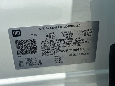 Used 2023 Chevrolet Traverse RS FWD image 35