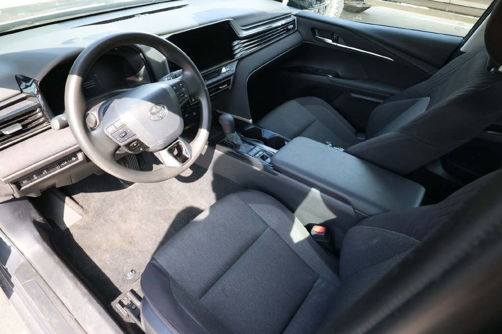 Used 2026 Toyota Camry LE FWD image 9