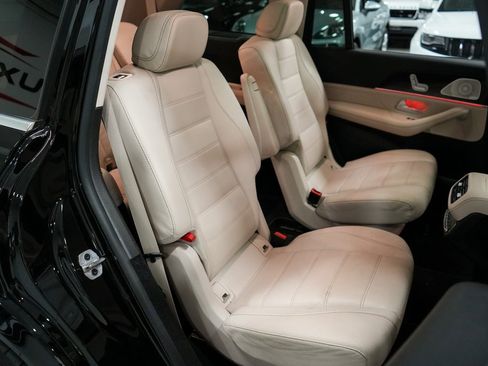 Used 2021 Mercedes-Benz GLS 580 4MATIC image 19