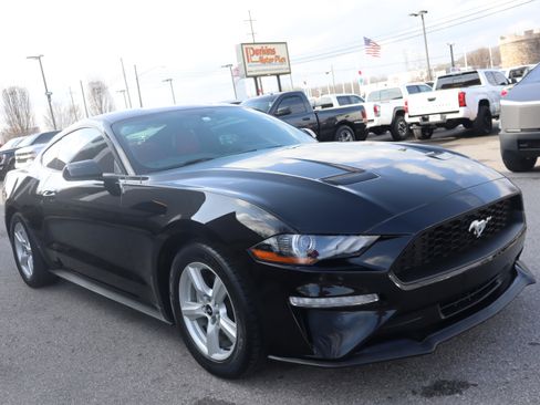 Used 2019 Ford Mustang Coupe image 4