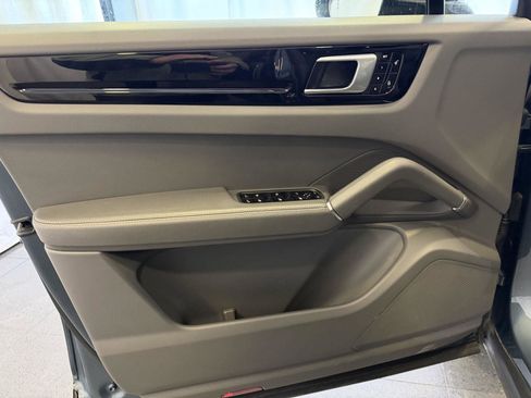Used 2019 Porsche Cayenne image 15