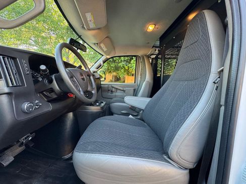 Used 2025 GMC Savana 2500 w/ Driver Convenience Package RWD image 8