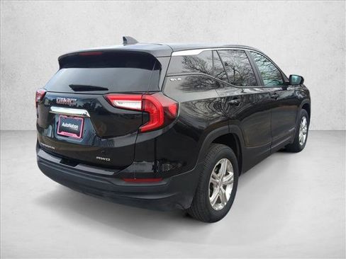 Used 2024 GMC Terrain SLE image 5