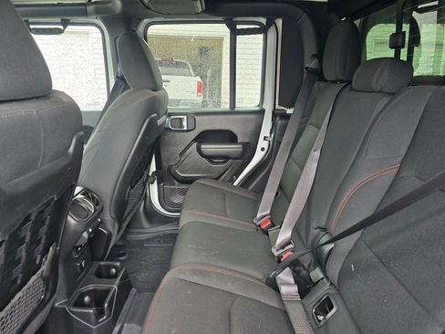 Used 2022 Jeep Gladiator Rubicon w/ Trailer Tow Package image 16