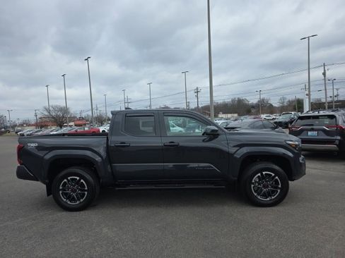 Used 2024 Toyota Tacoma TRD Sport image 3