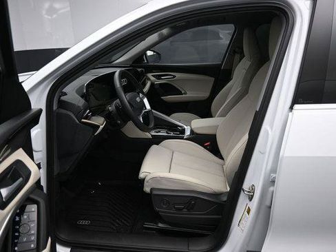 Used 2025 Audi Q5 Prestige AWD/4WD image 9