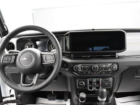 New 2025 Jeep Gladiator Sport image 9