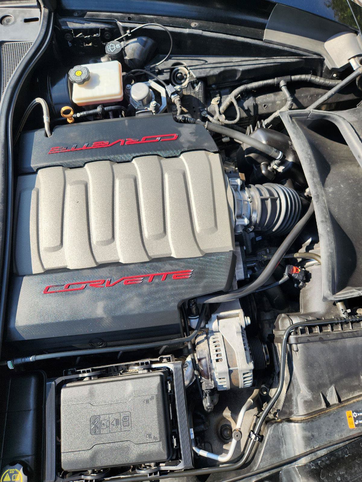 Used 2019 Chevrolet Corvette Stingray Coupe w/ 1LT RWD image 31