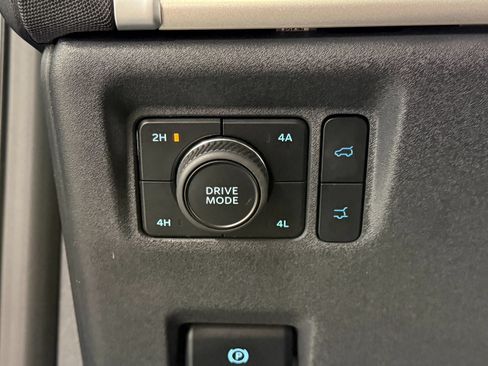 Used 2025 Ford Expedition Active AWD/4WD image 22