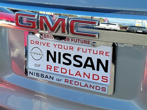 Used 2023 GMC Acadia SLT image 27