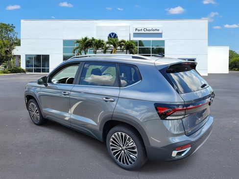 New 2026 Volkswagen Taos SE FWD image 34