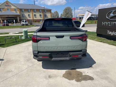 Certified 2024 Hyundai Santa Cruz SE image 4