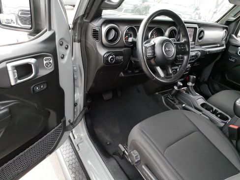 Used 2022 Jeep Wrangler Sport AWD/4WD image 9