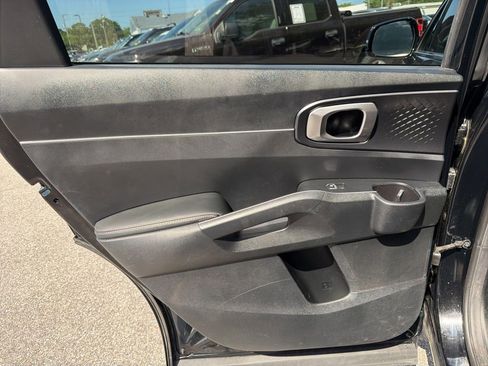 Used 2021 Kia Sorento LX FWD image 21