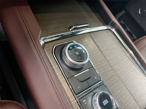 Used 2022 Ford Expedition Limited image 17