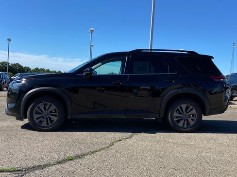 Used 2025 Nissan Pathfinder SV AWD/4WD image 5