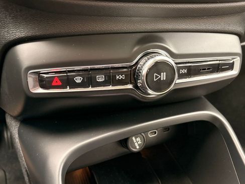 Certified 2024 Volvo XC40 B5 Plus w/ Protection Package image 18